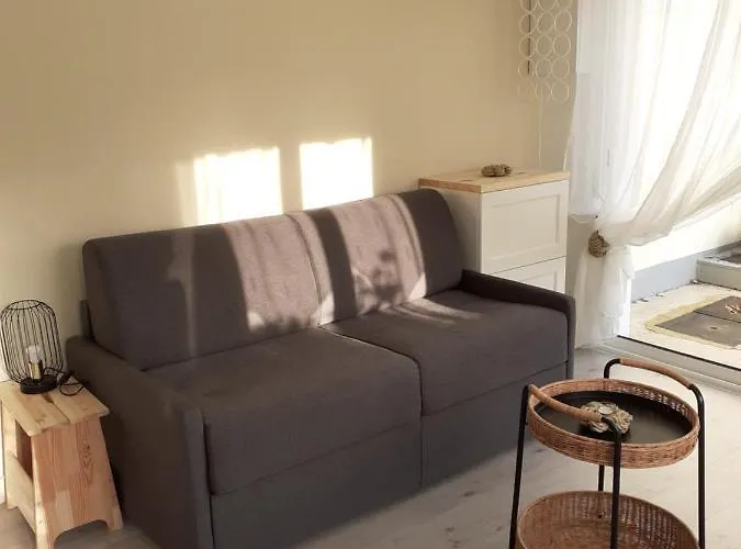 Studio Canape Convertible 2 Pers Avec Jardin Et Parking Clos